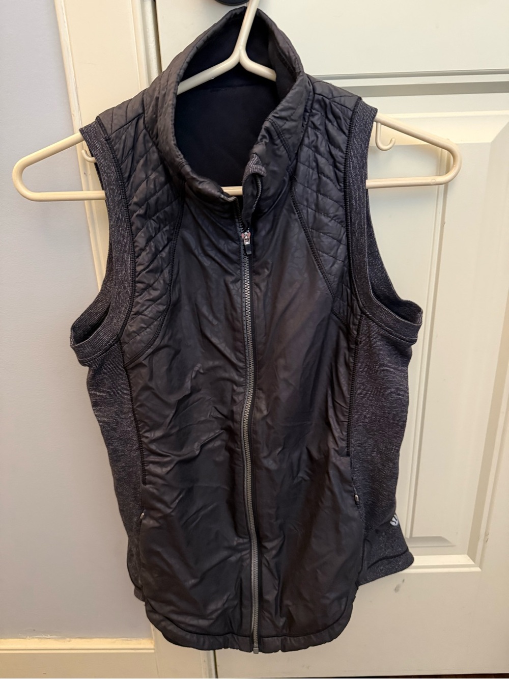 Lululemon Quilted Nylon Front Sleeveless Vest - Black